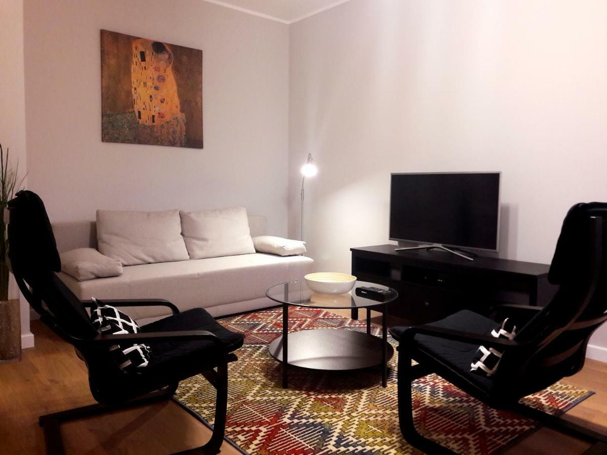 Ferienwohnung Modern & Quiet In Royal Wilanow With Netflix Warschau Exterior foto